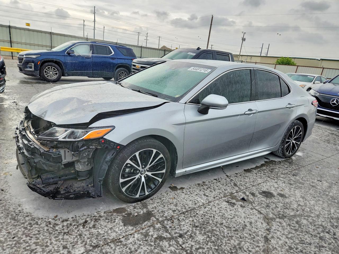 Salvage Toyota Camry Image