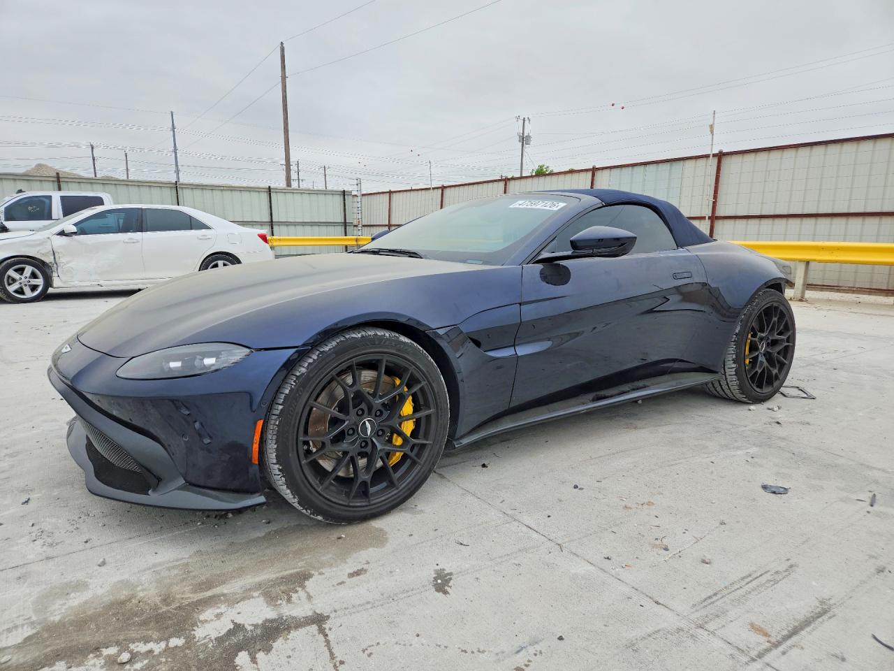 Salvage Aston Martin Vantage Image