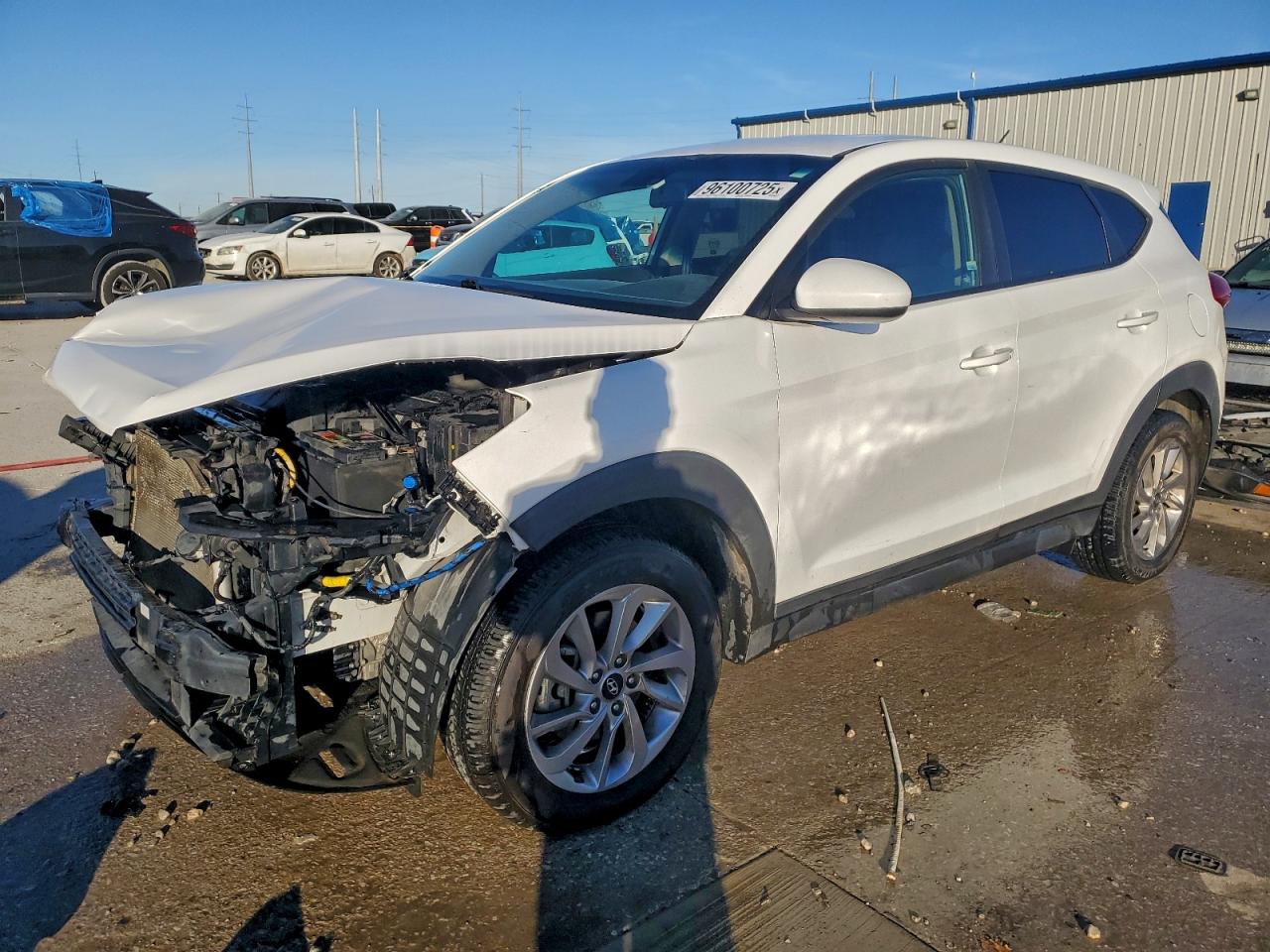 Salvage Hyundai TUCSON Image