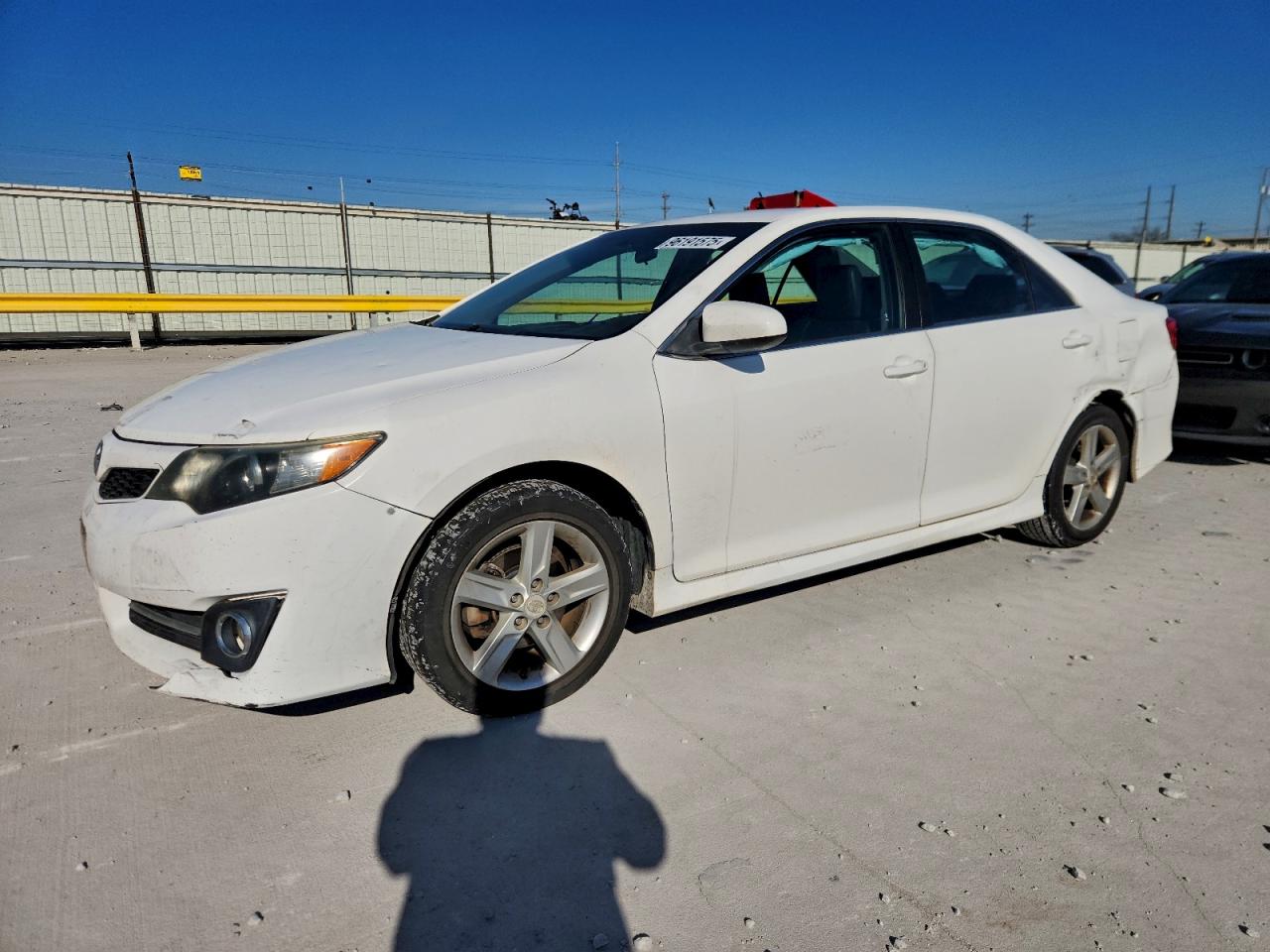 Salvage Toyota Camry Image