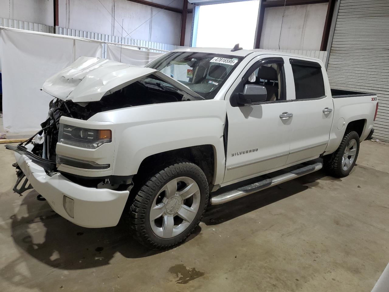 Salvage Chevrolet Silverado Image