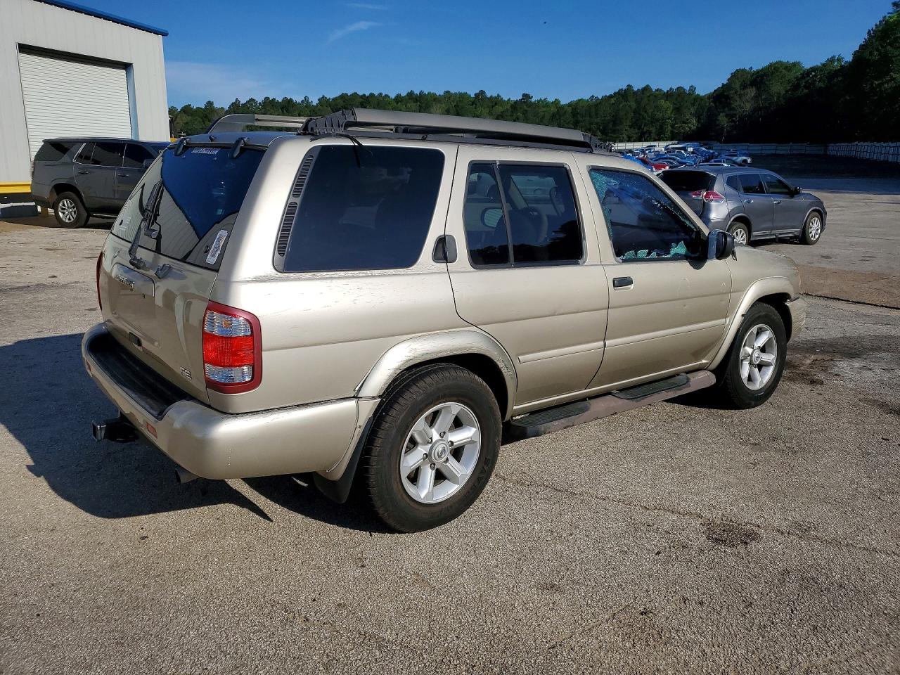 Nissan Pathfinder Se