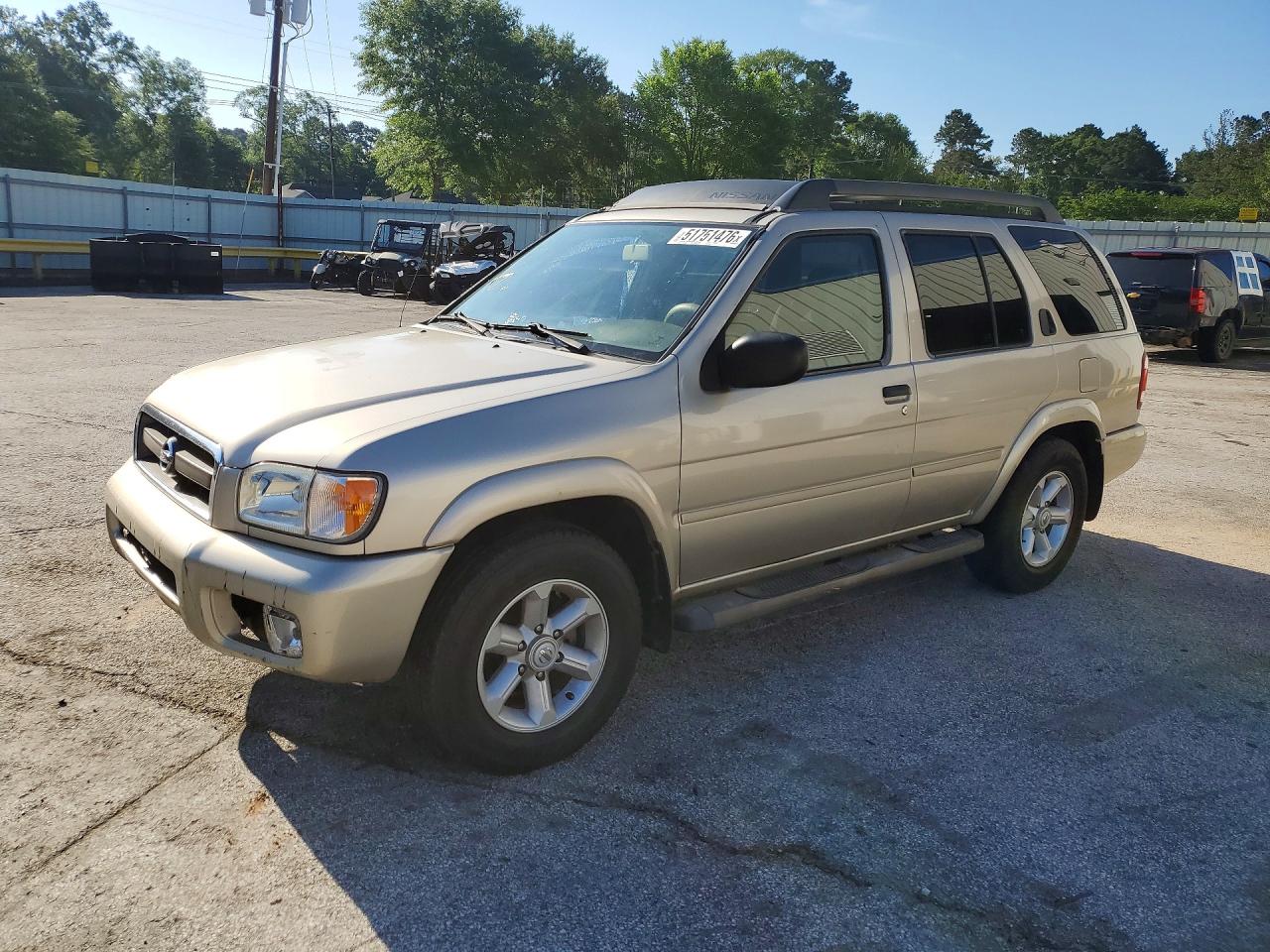 Salvage Nissan Pathfinder Image