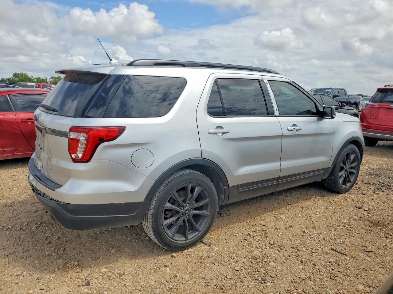 Ford Explorer Xlt