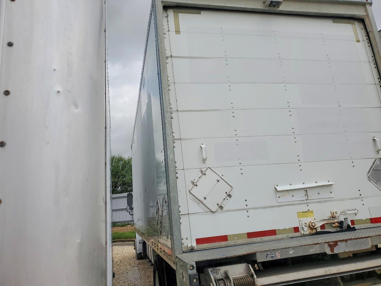 Freightliner M2