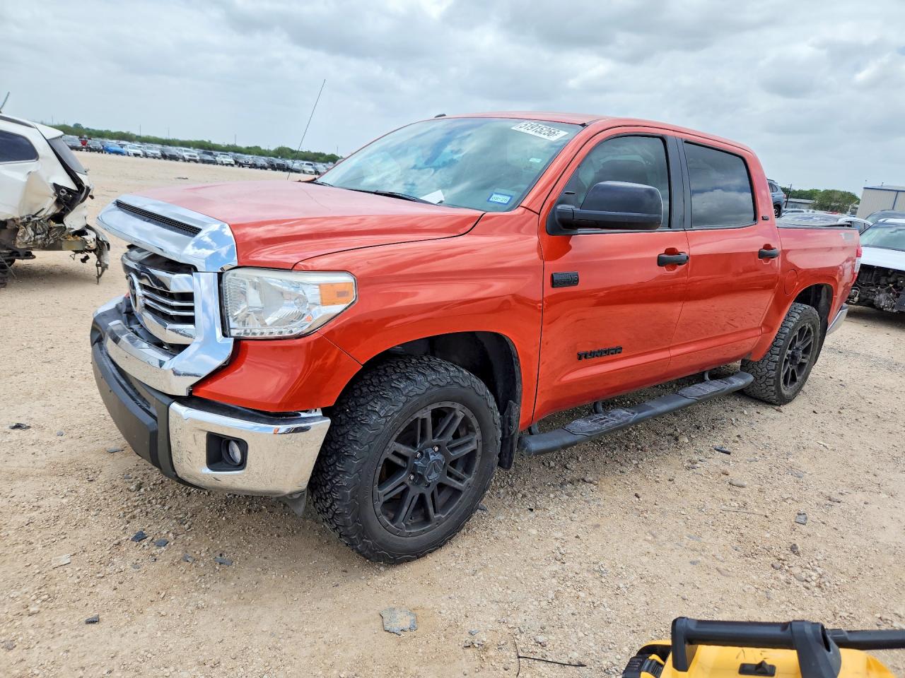 Salvage Toyota Tundra Image
