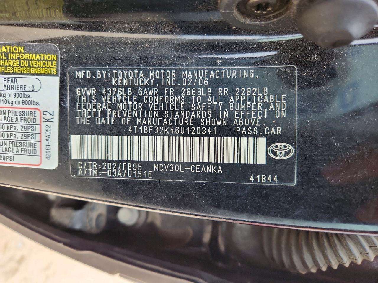 Toyota Camry Le V6
