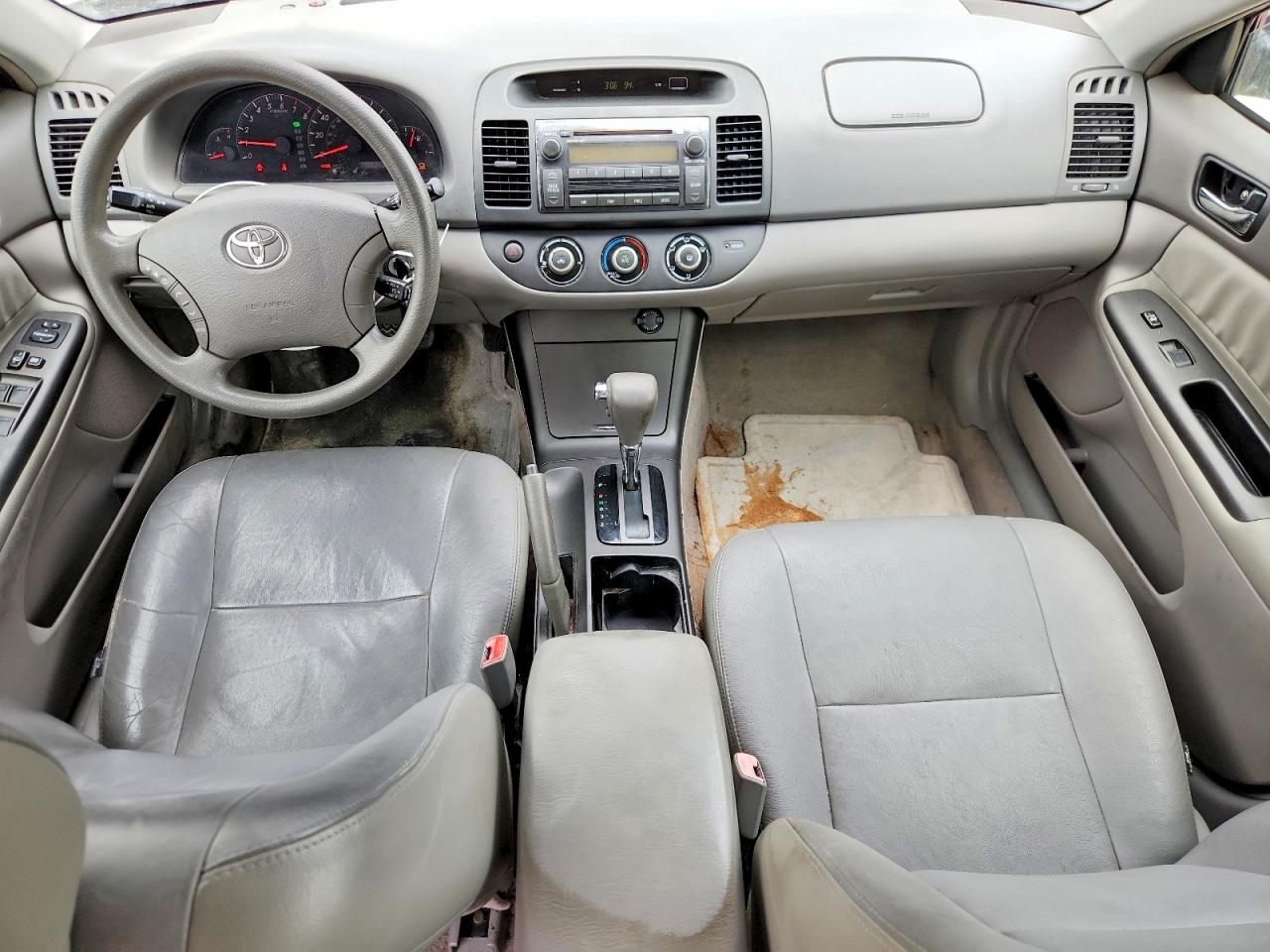 Toyota Camry Le V6