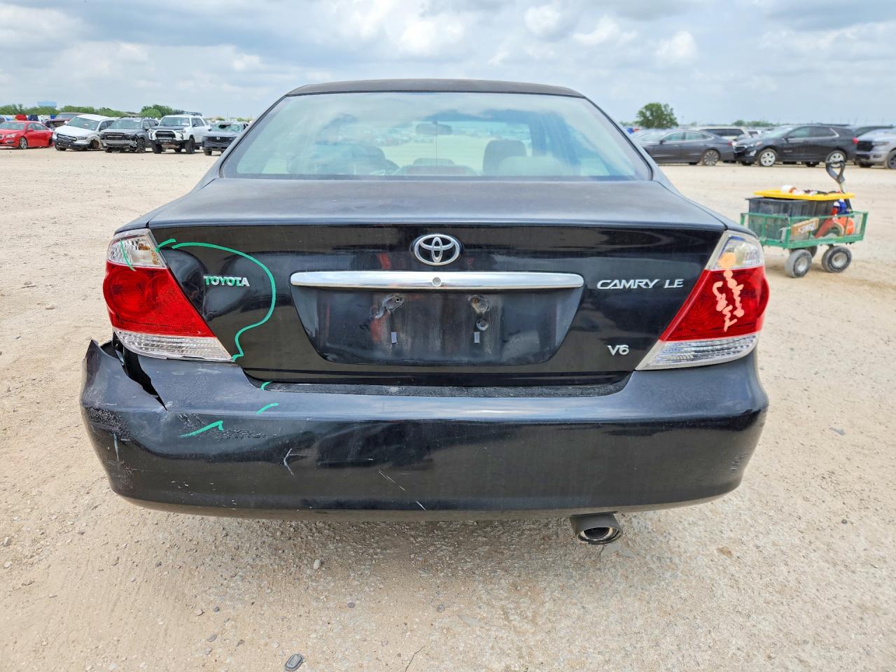 Toyota Camry Le V6