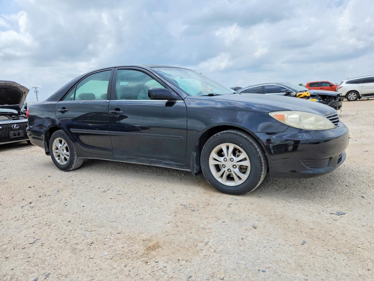 Toyota Camry Le V6
