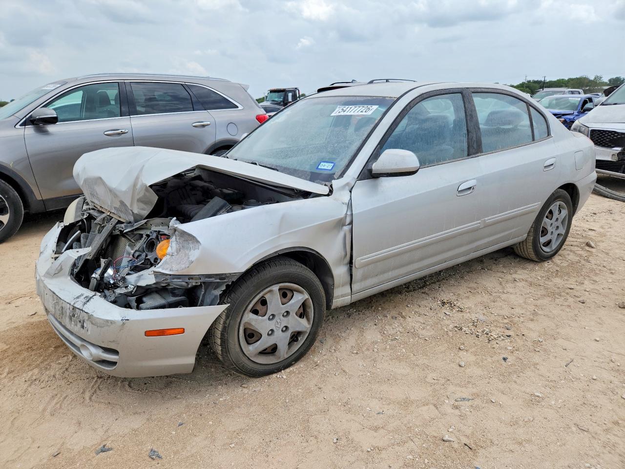 Salvage Hyundai ELANTRA Image