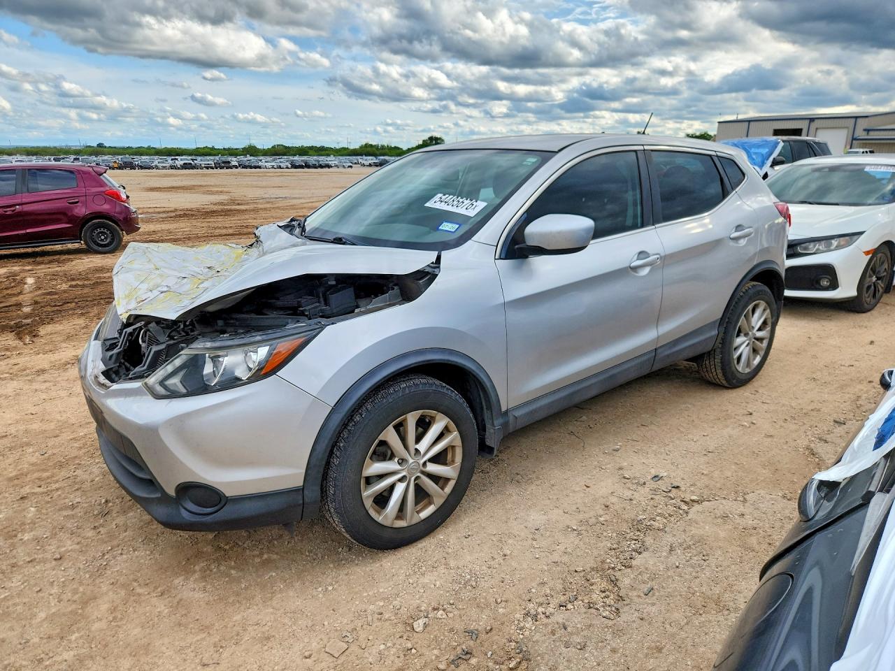 Salvage Nissan Rogue Image