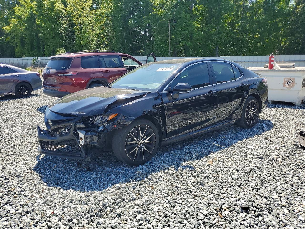 Salvage Toyota Camry Image