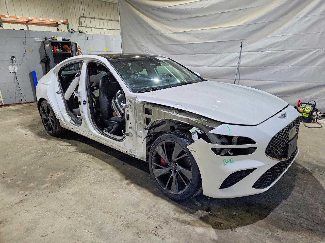 Genesis G70 3.3t S 3.3t Standard