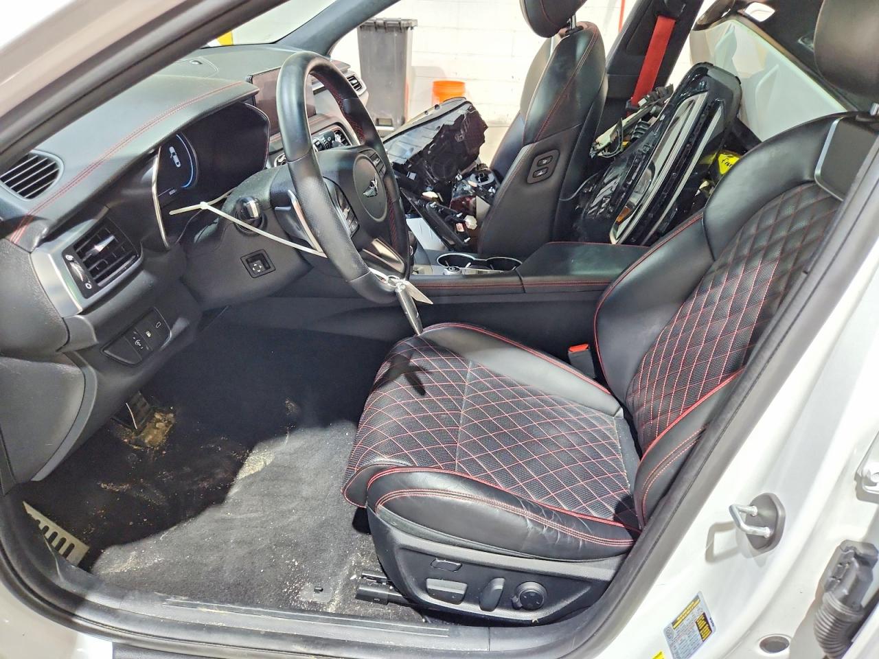 Genesis G70 3.3t S 3.3t Standard