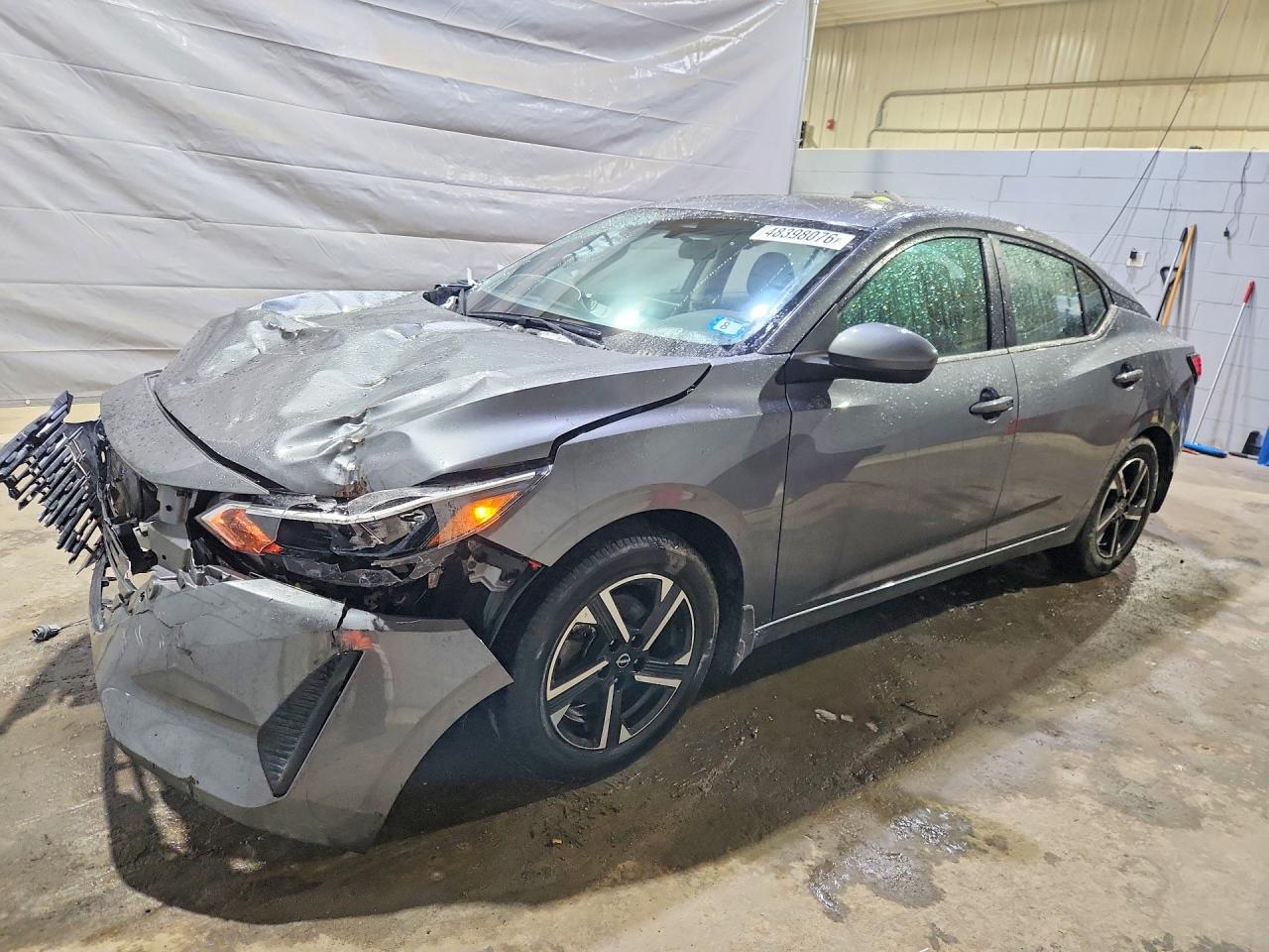 Salvage Nissan Sentra Image
