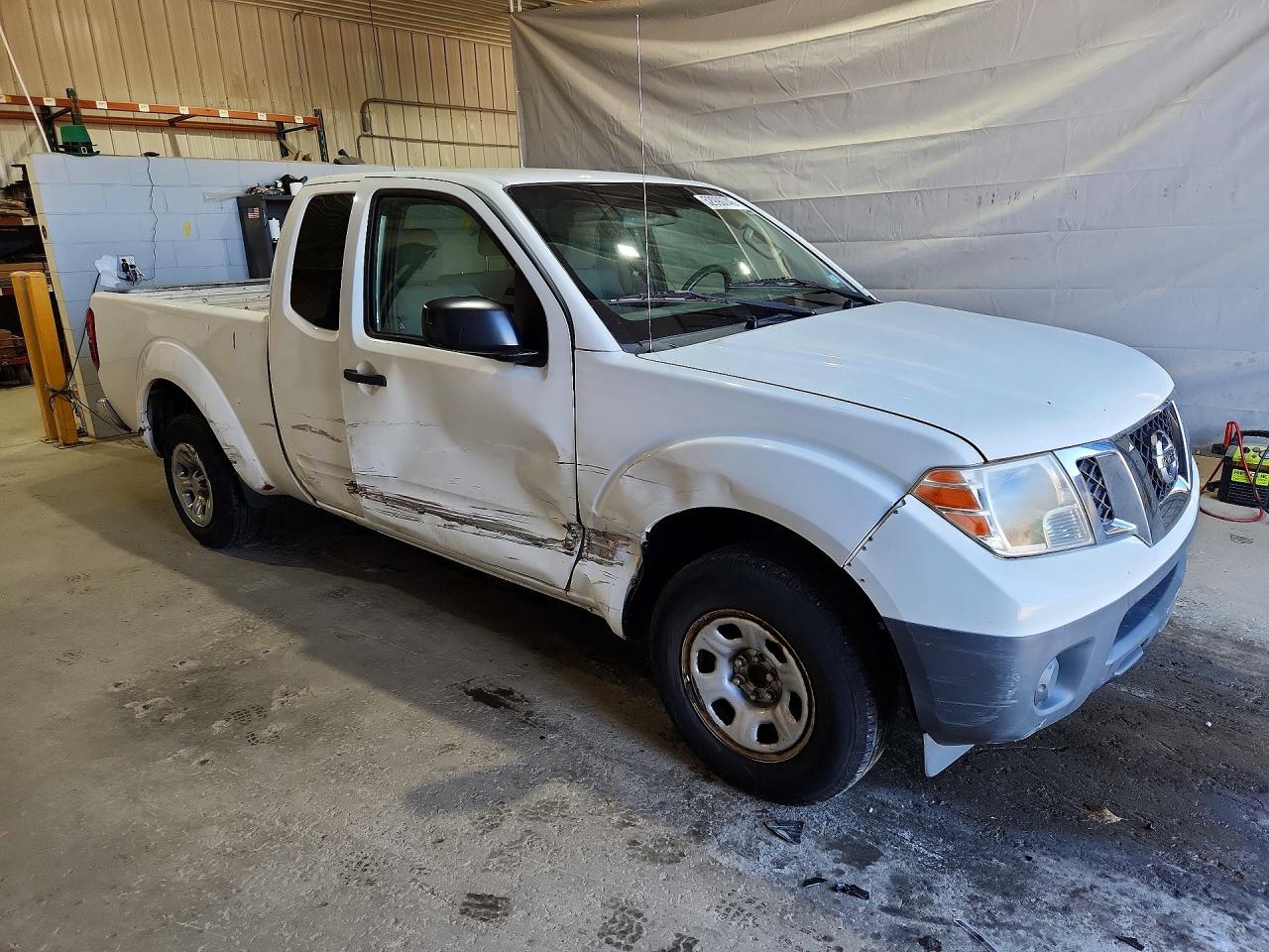 Nissan Frontier S