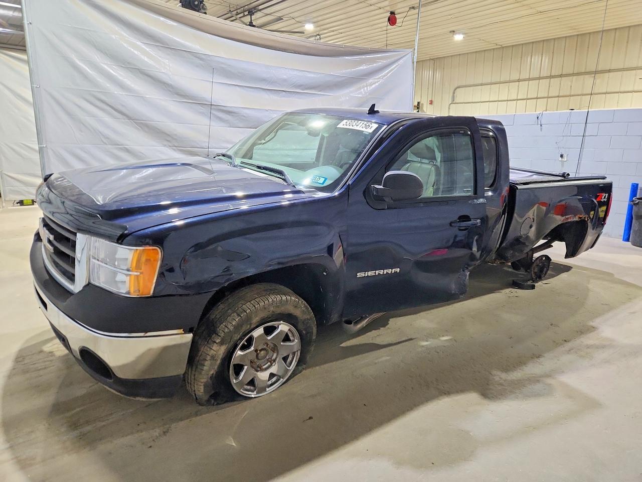 Salvage GMC Sierra Image