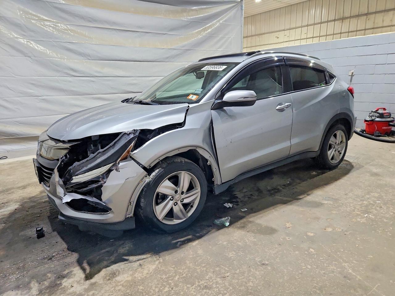 Salvage Honda HR-V Image