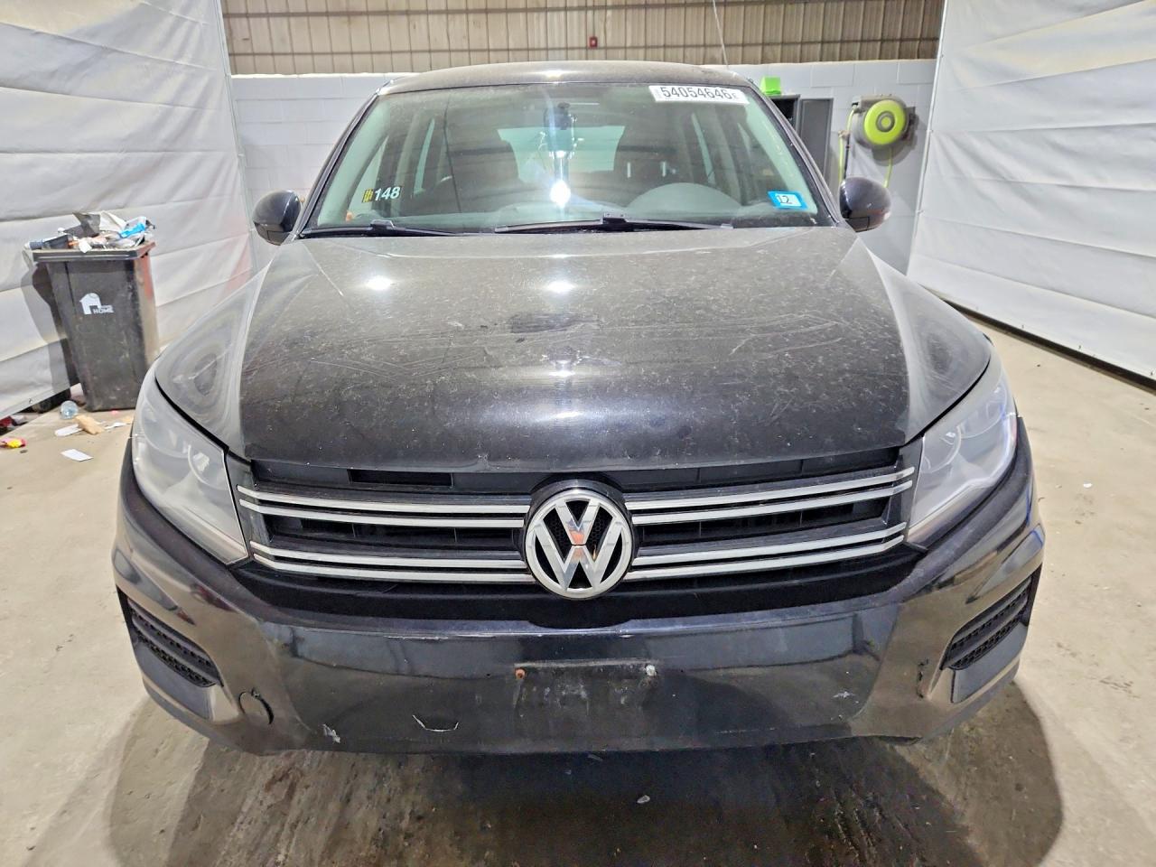 Volkswagen Tiguan S