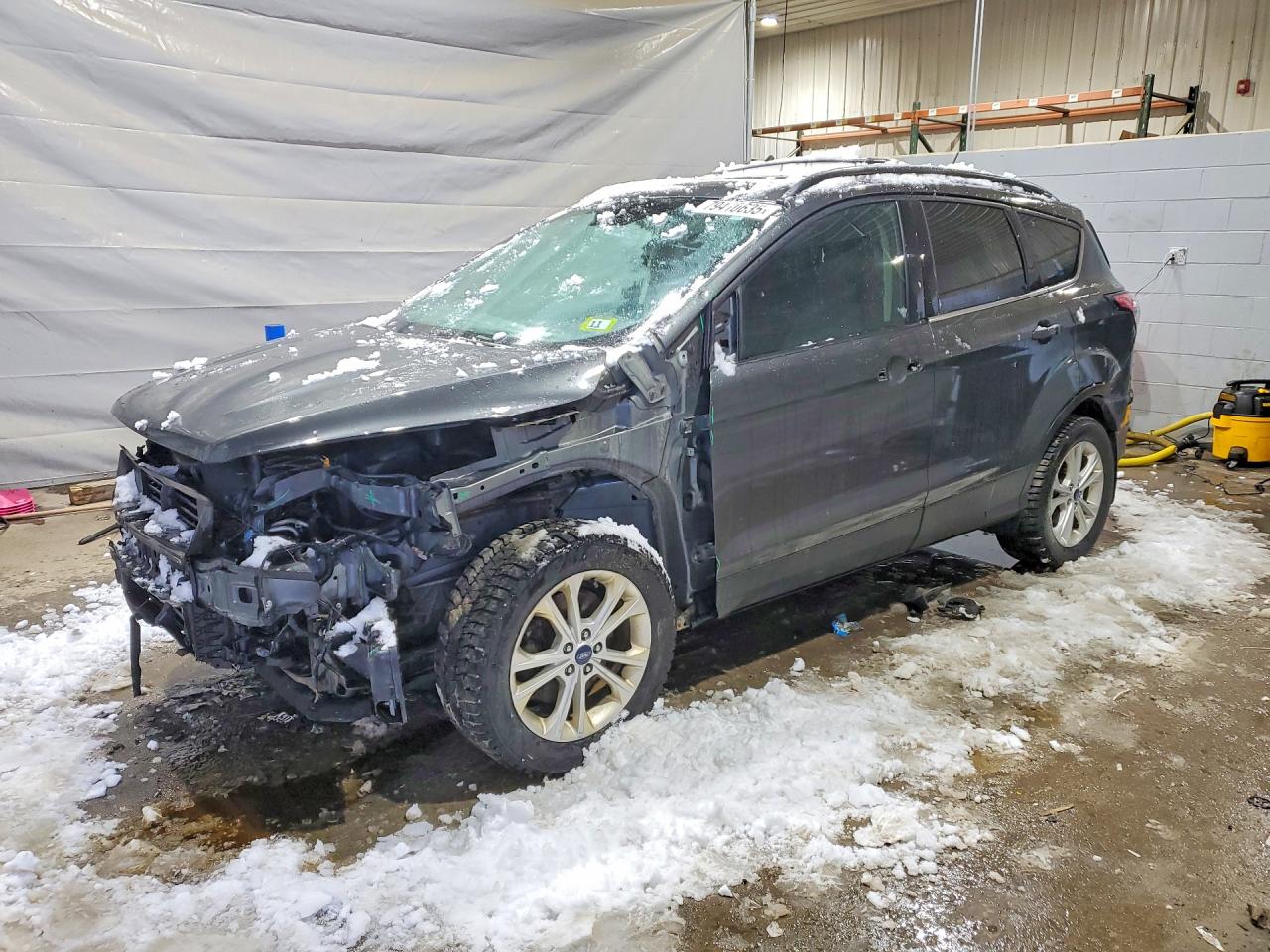 Salvage Ford Escape Image