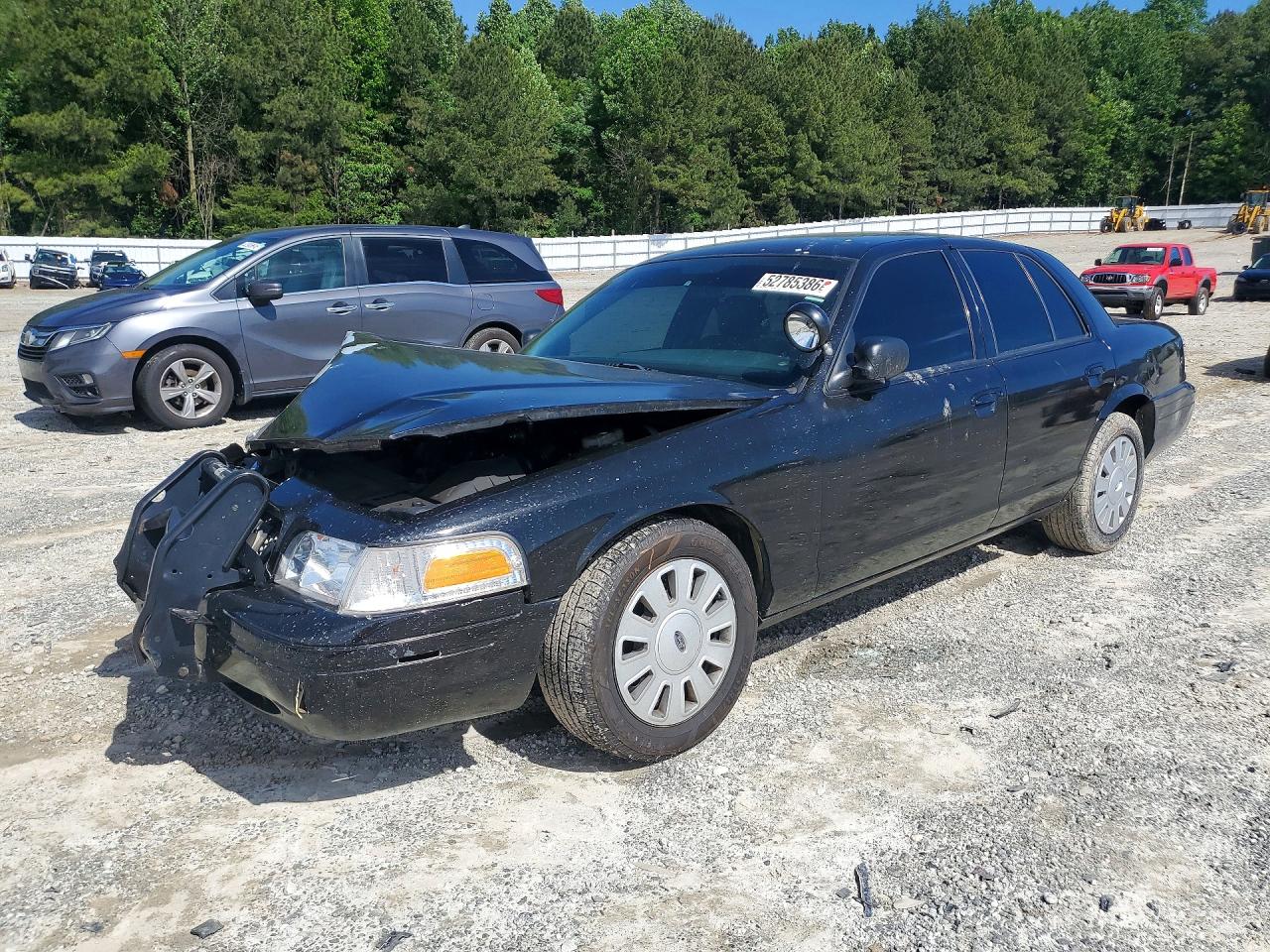 Salvage Ford Crown Vic Image