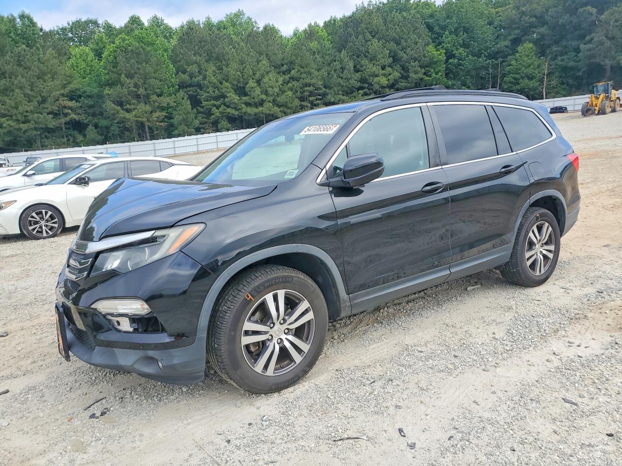 Salvage Honda Pilot Image