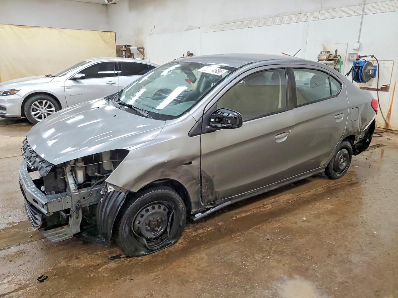 Salvage Mitsubishi Mirage Image