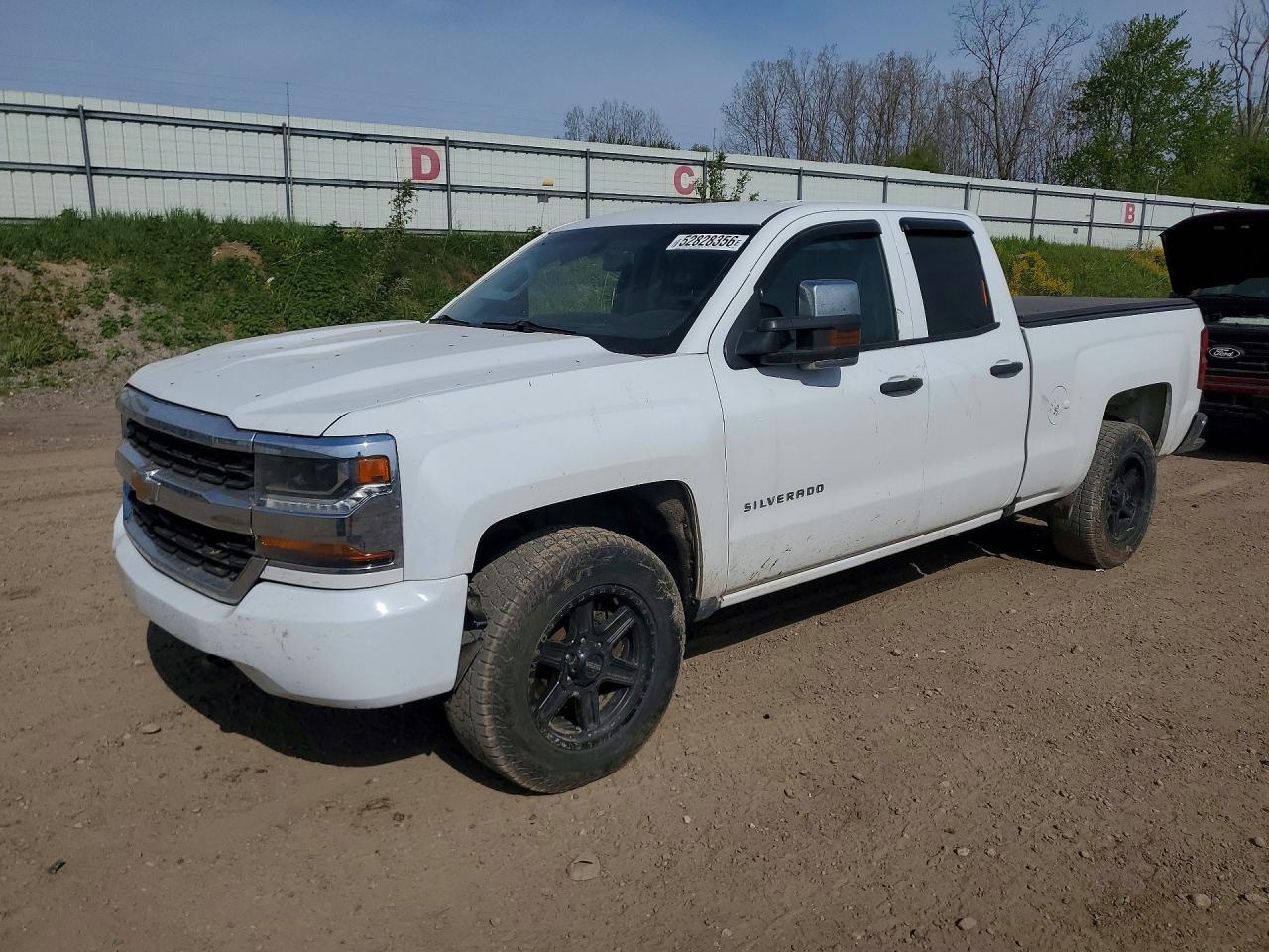 Salvage Chevrolet Silverado Image