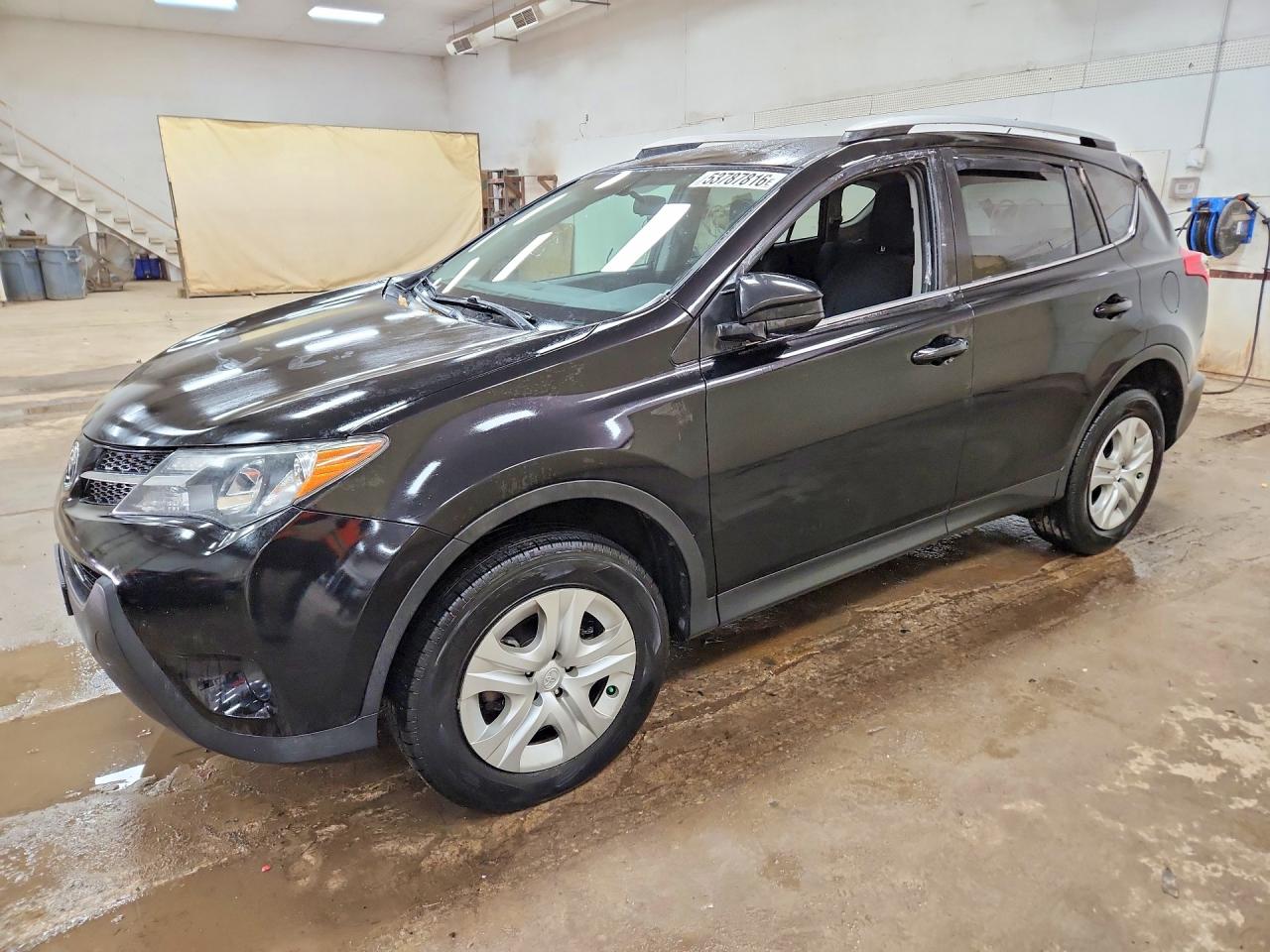 Salvage Toyota RAV4 Image