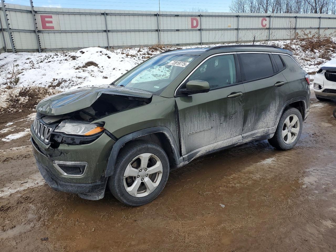 Salvage Jeep Compass Image