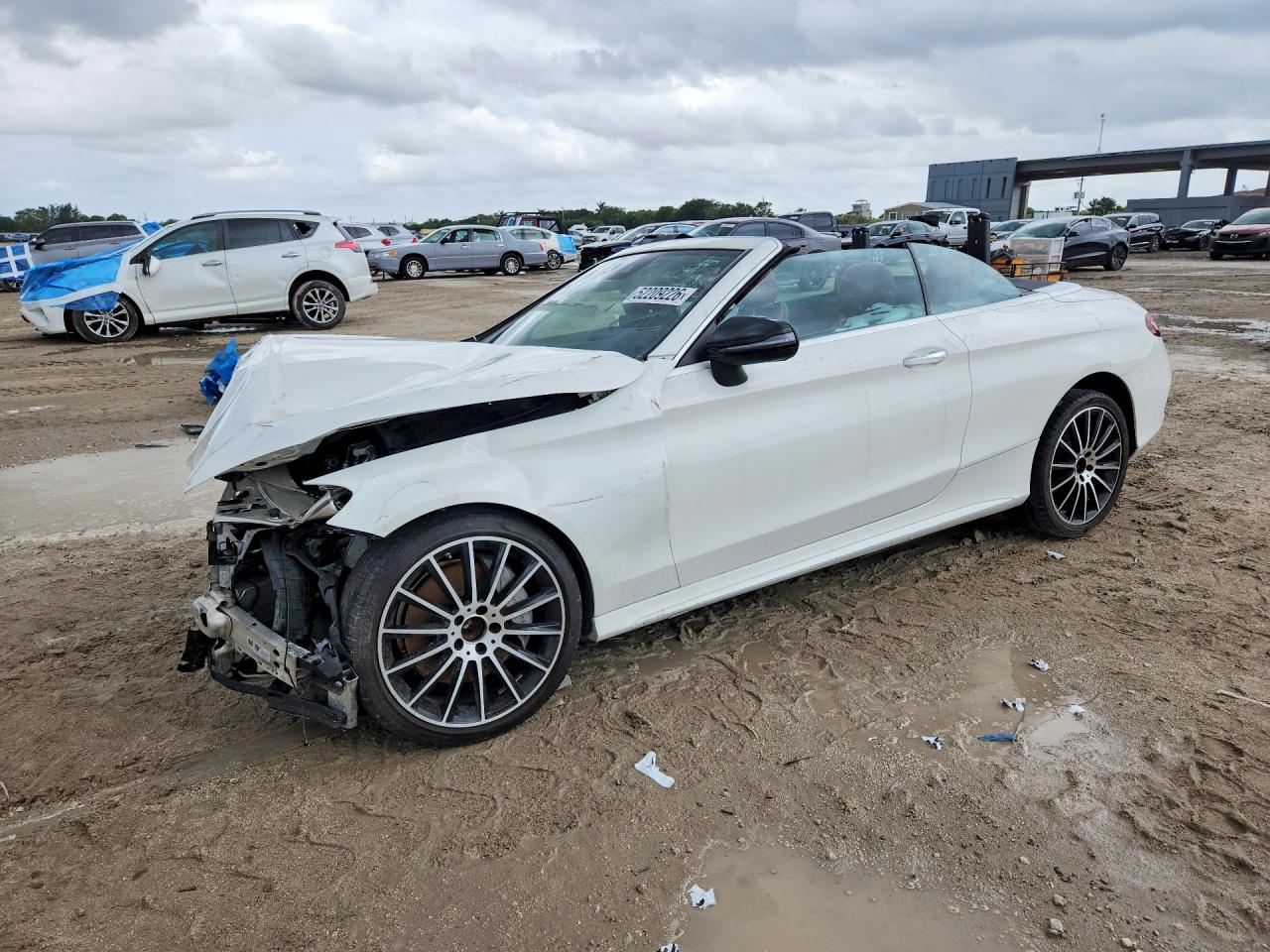 Salvage Mercedes-Benz C-Class Image