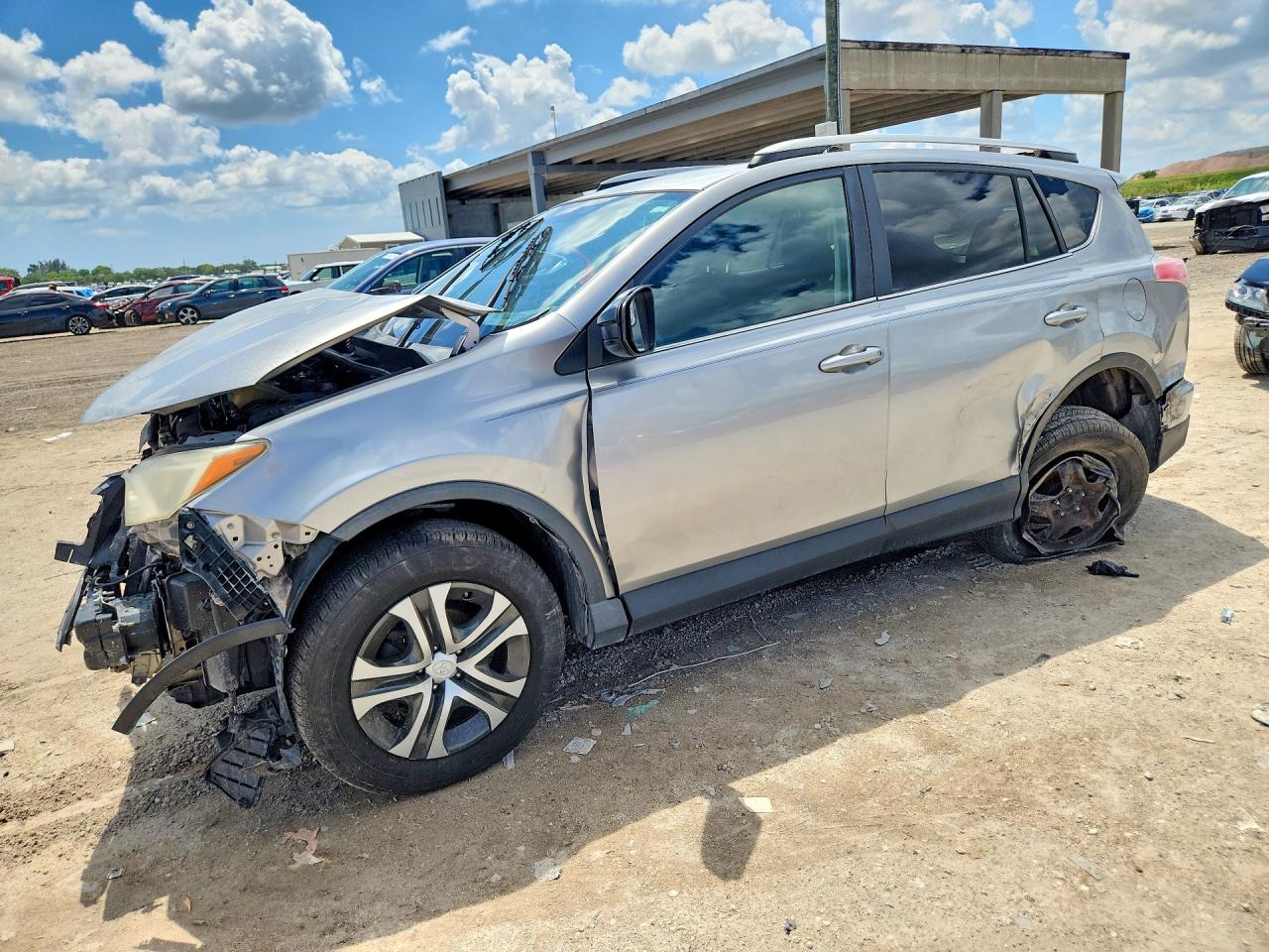 Salvage Toyota RAV4 Image