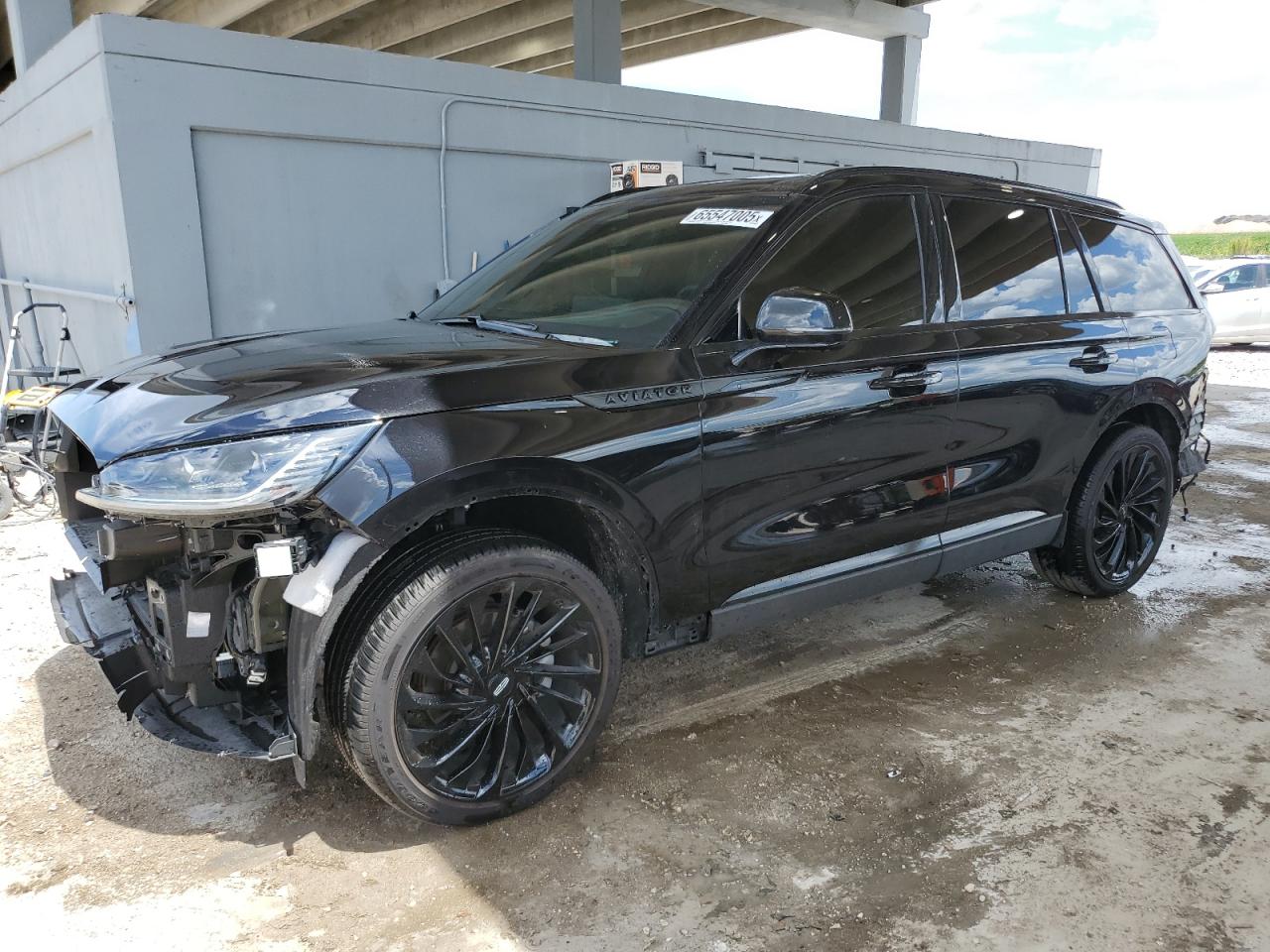 Salvage Lincoln Aviator Image