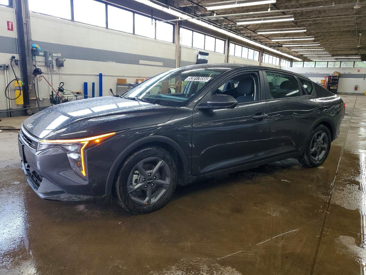 Salvage Kia K4 Lxs Image