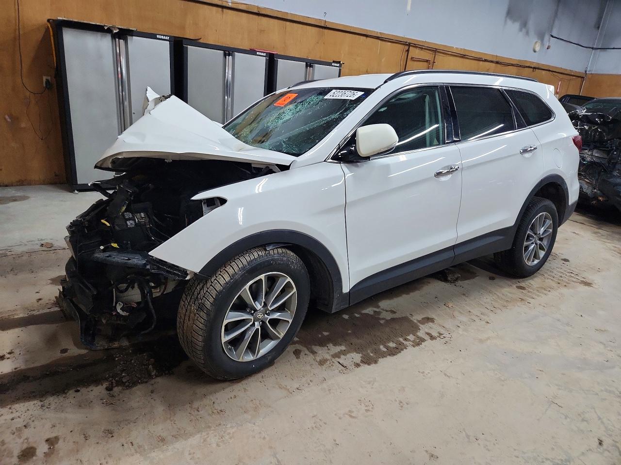 Salvage Hyundai SANTA FE Image