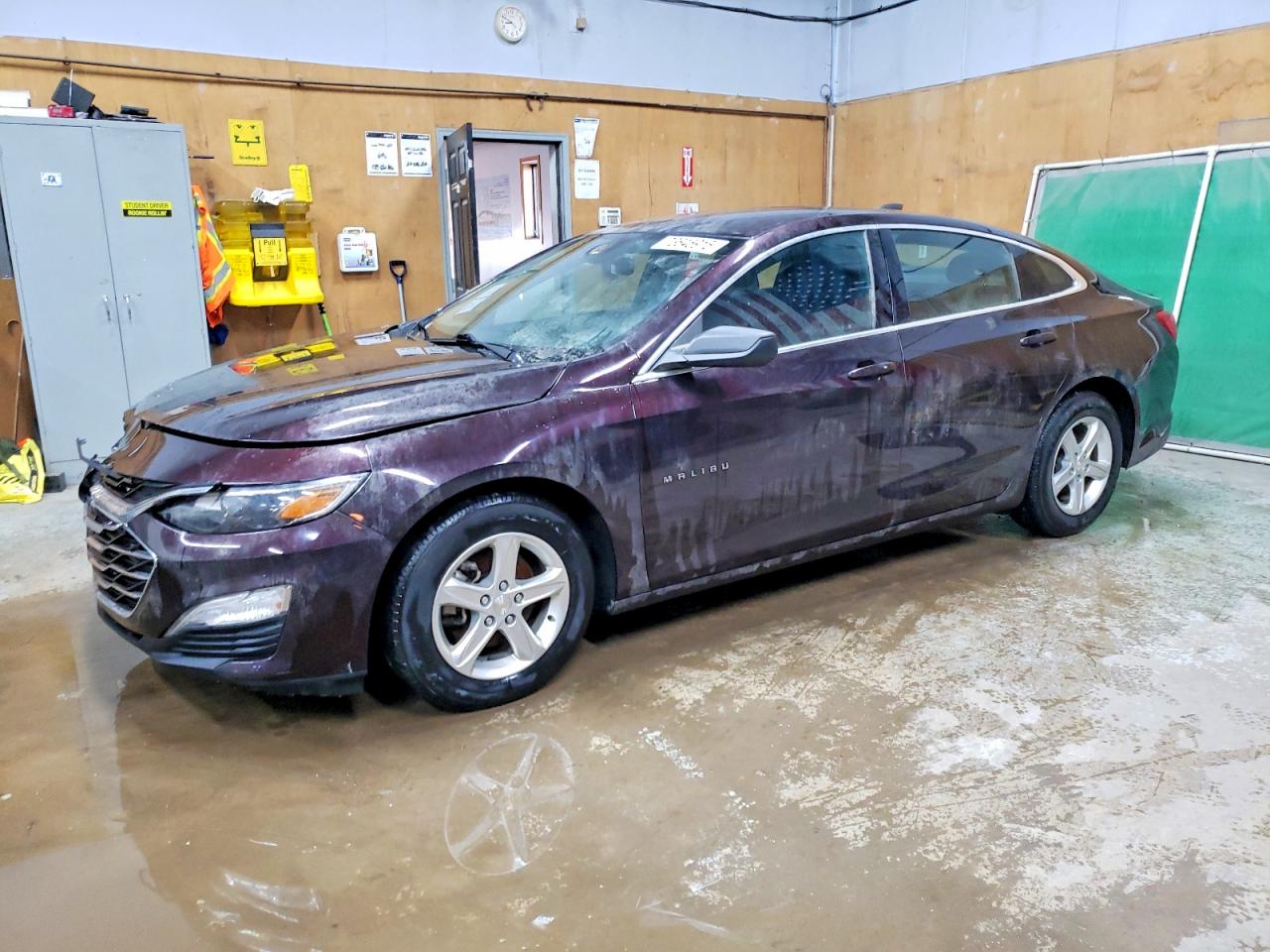Salvage Chevrolet Malibu Image