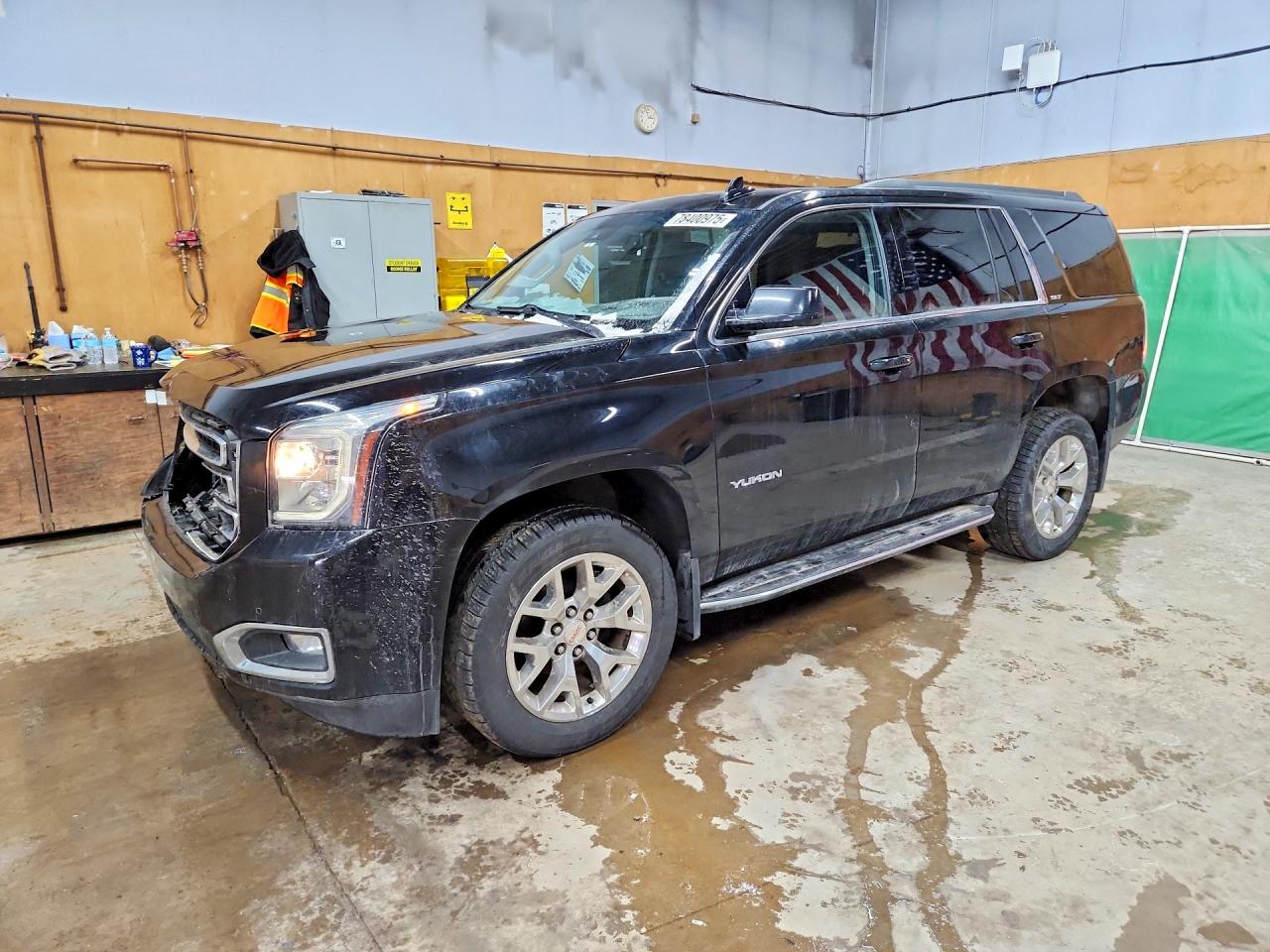 Salvage GMC Yukon Image
