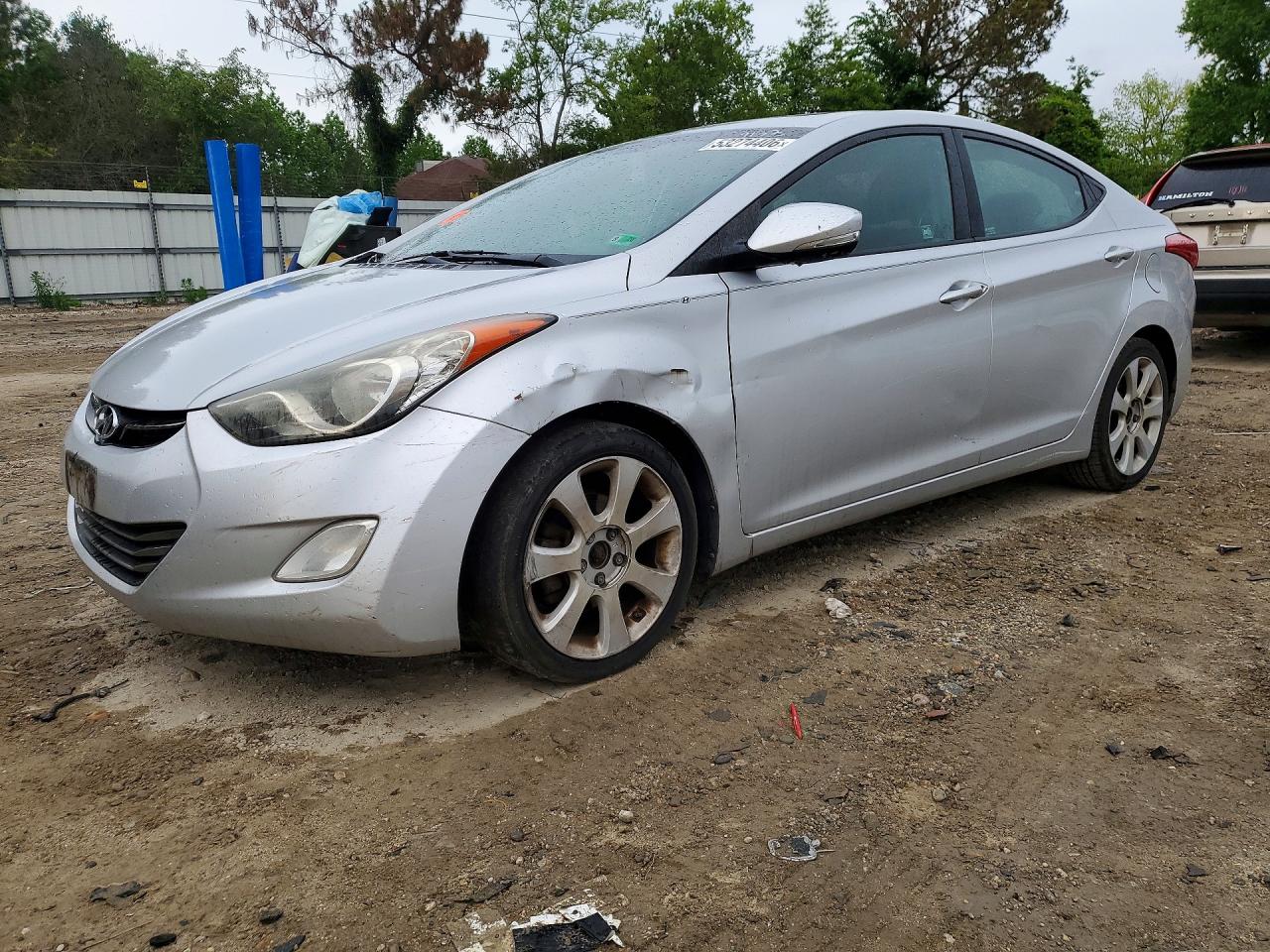 Salvage Hyundai ELANTRA Image