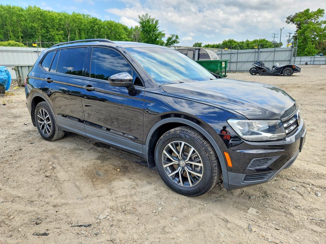 Volkswagen Tiguan S