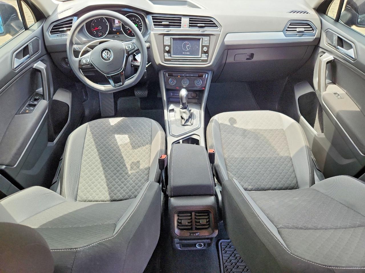 Volkswagen Tiguan S