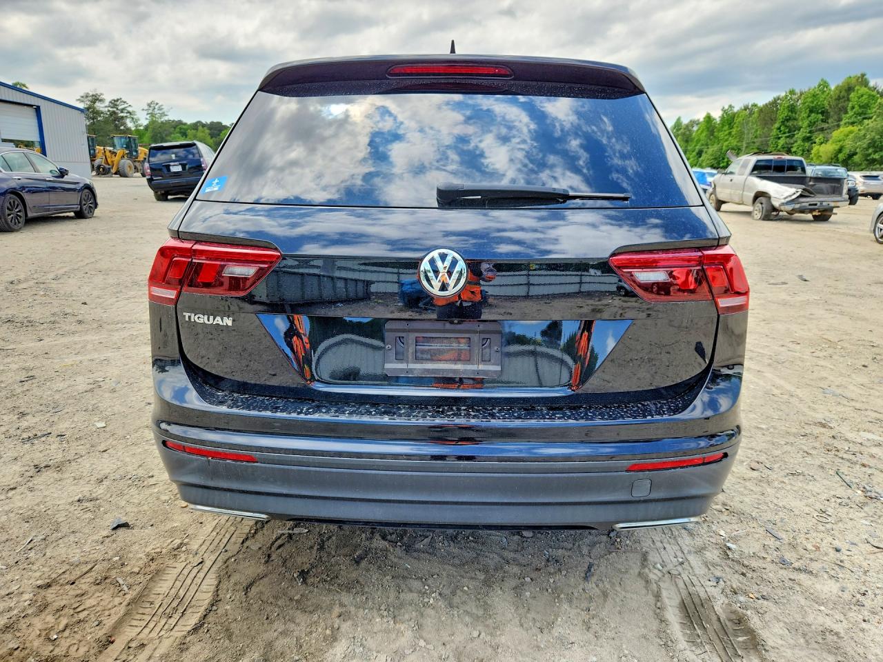 Volkswagen Tiguan S