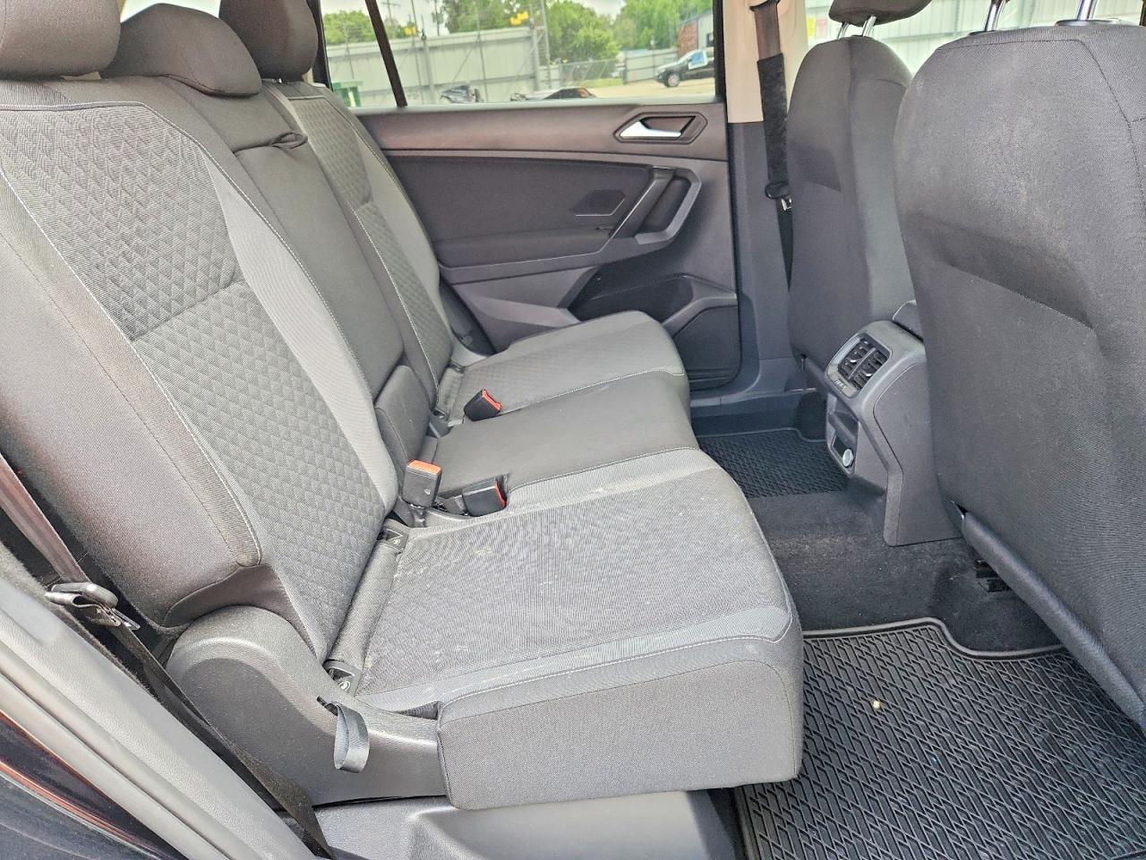 Volkswagen Tiguan S