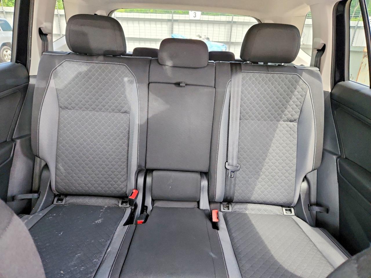 Volkswagen Tiguan S