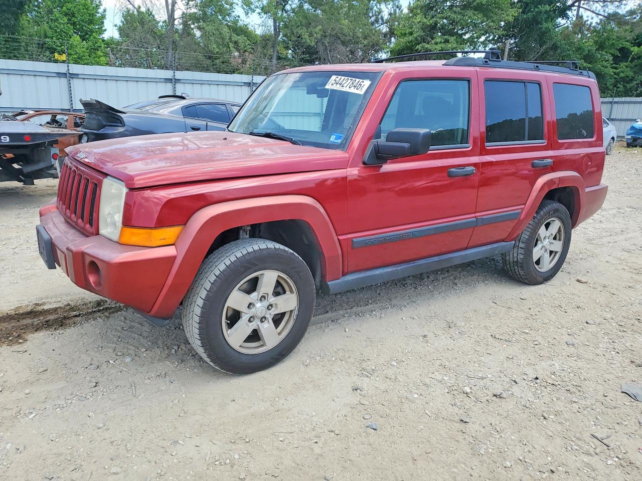 Salvage Jeep Commander Image