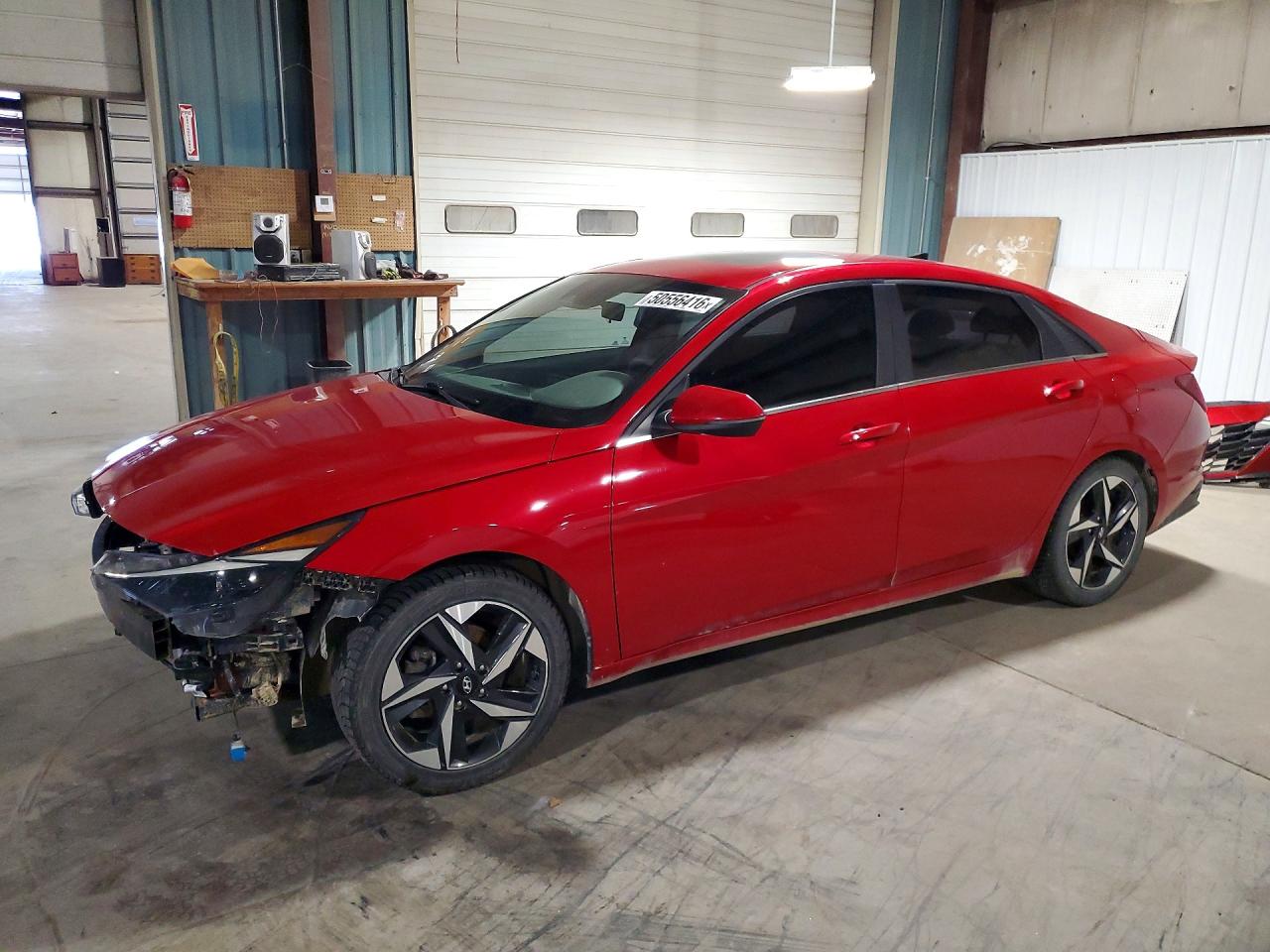 Salvage Hyundai ELANTRA Image