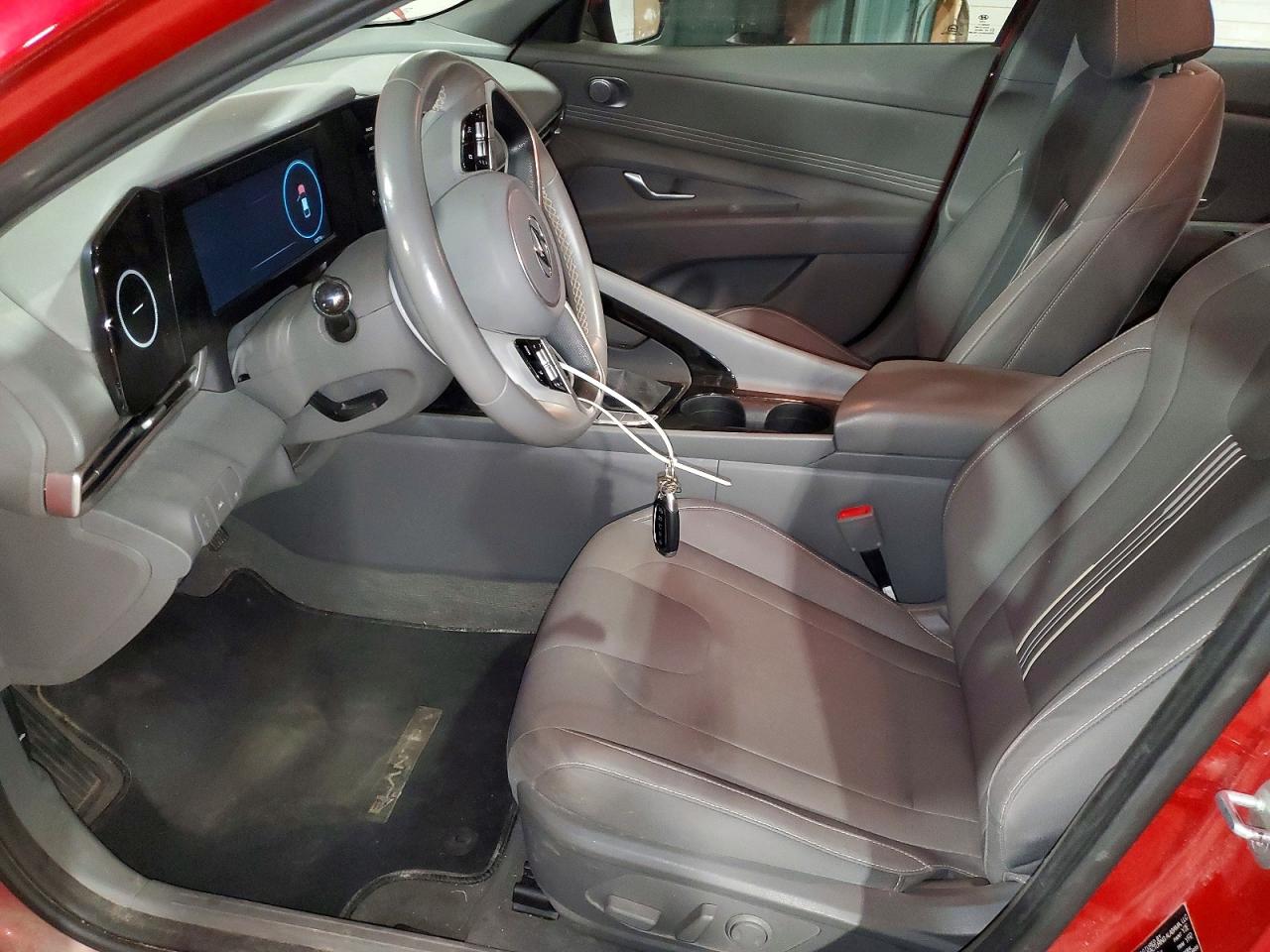 Hyundai ELANTRA Sel