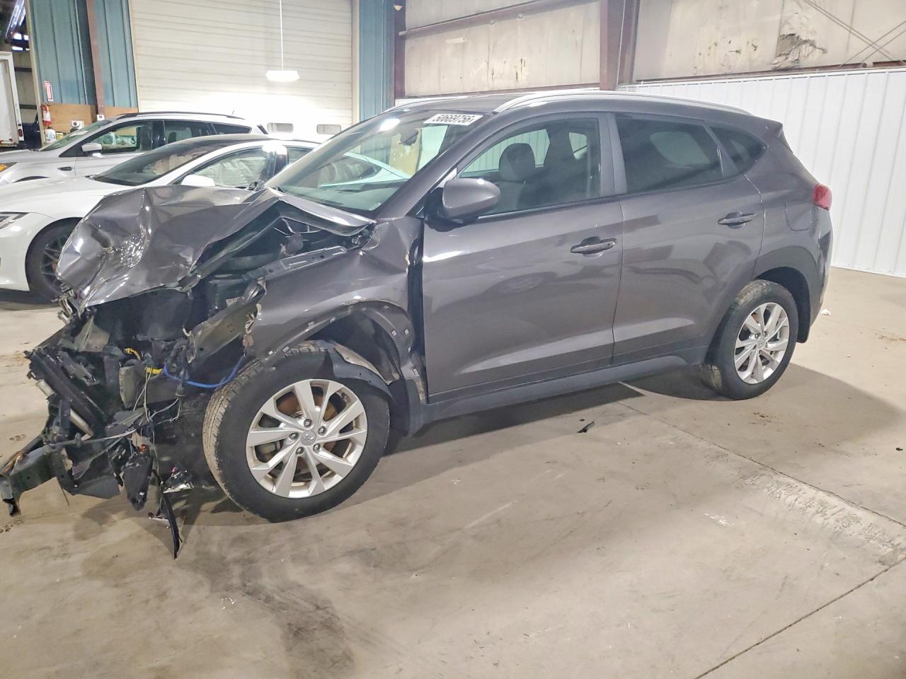 Salvage Hyundai TUCSON Image