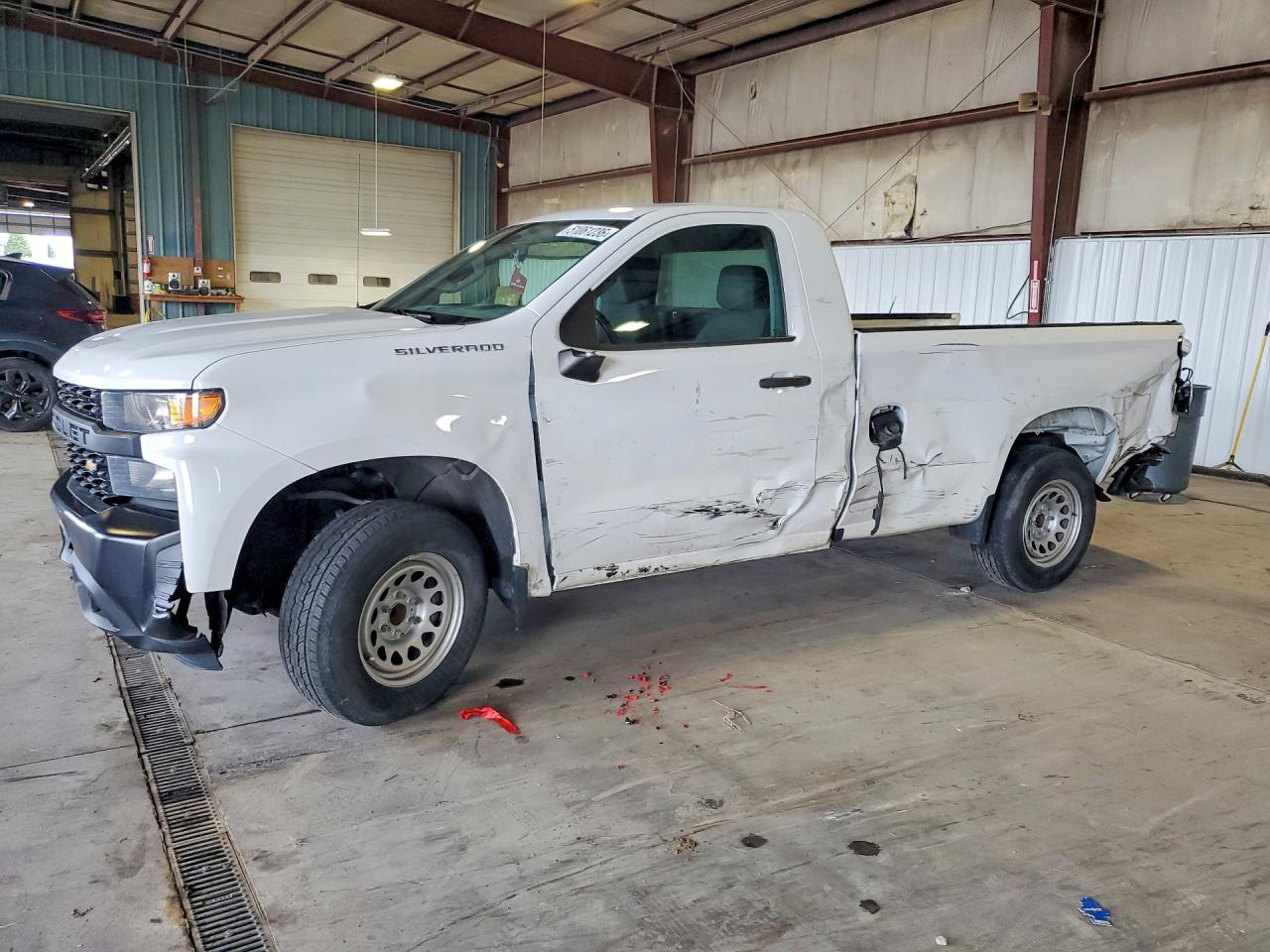 Salvage Chevrolet Silverado Image