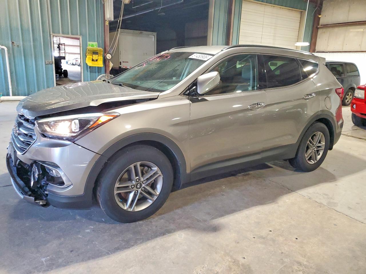 Salvage Hyundai SANTA FE Image